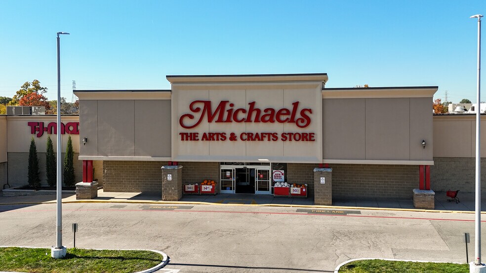 More Photos Of 2307-2375 Nicholasville Rd, Lexington Unknown For Lease