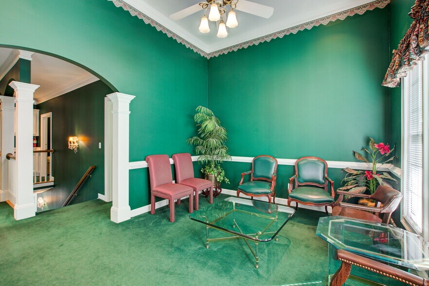 More Photos Of 555 Sun Valley Dr, Roswell Office For Sale