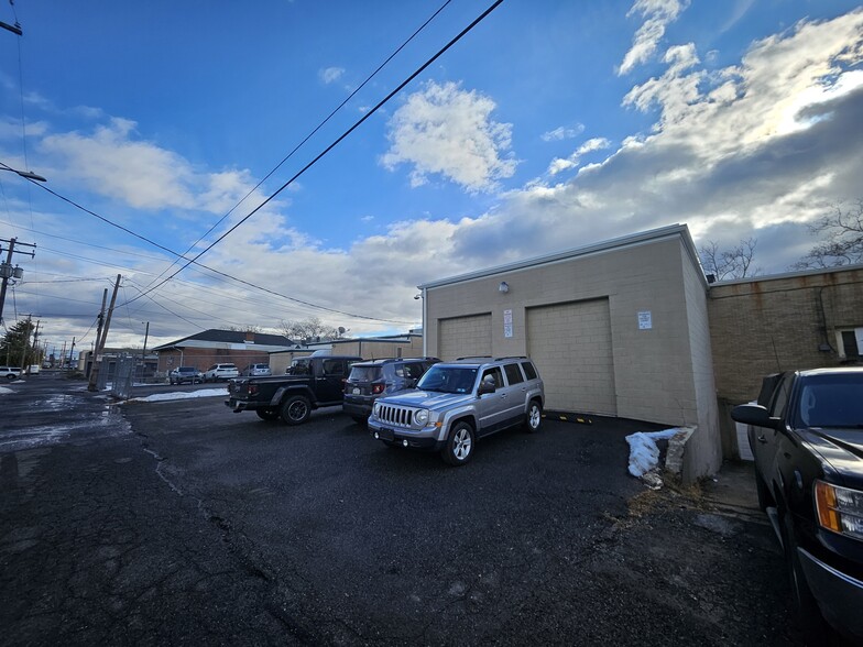 More Photos Of 1005-1009 Union Blvd, Allentown Freestanding For Sale