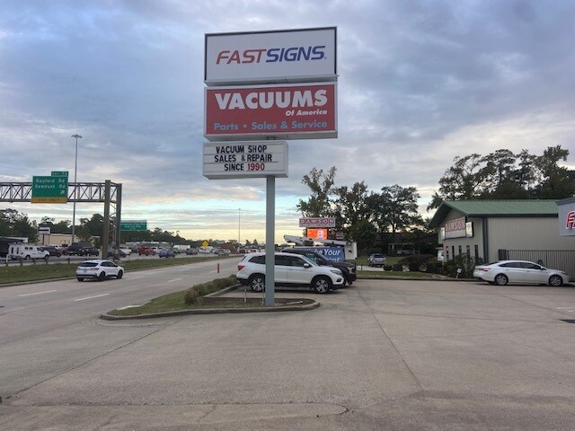 More Photos Of 26311 Interstate 45, The Woodlands Storefront For Lease