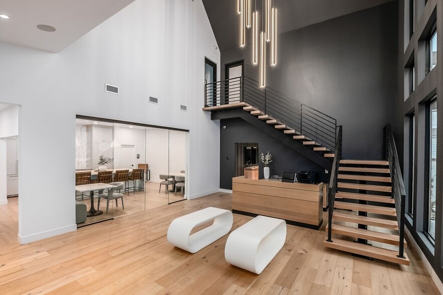 More Photos Of 1075 W 3rd Ave, Columbus Storefront Retail Office For Lease