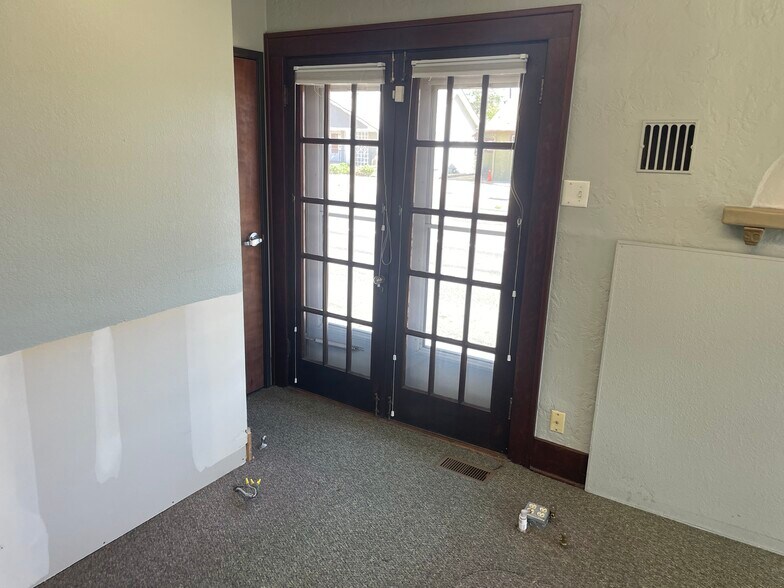 More Photos Of 15 S 8th Ave, Brighton Office For Sale