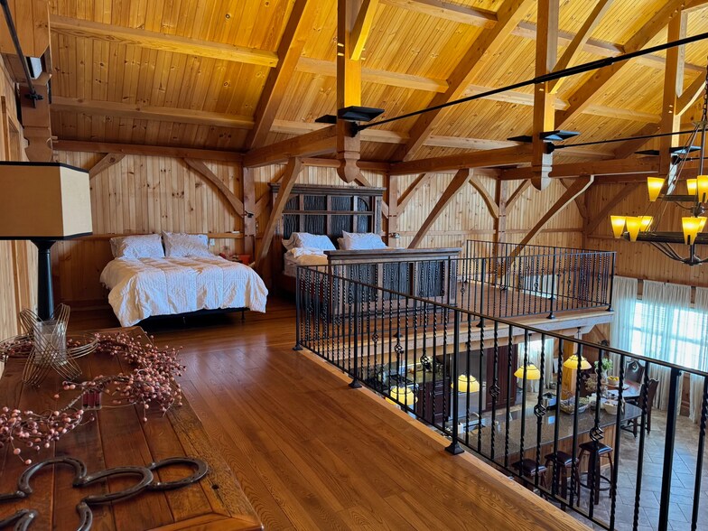 More Photos Of 115 Hilltop Dr, Phoenix Sports And Entertainment For Sale