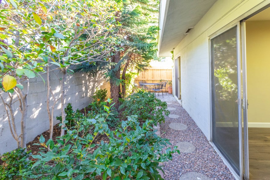 More Photos Of 1258-1262 Harvard Ave, Claremont Medical For Lease