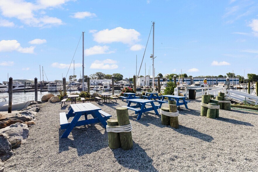 More Photos Of 170 Main St, North Kingstown Specialty For Sale