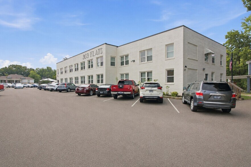 Primary Photo Of 303 S Poplar St, Paris Apartments For Sale