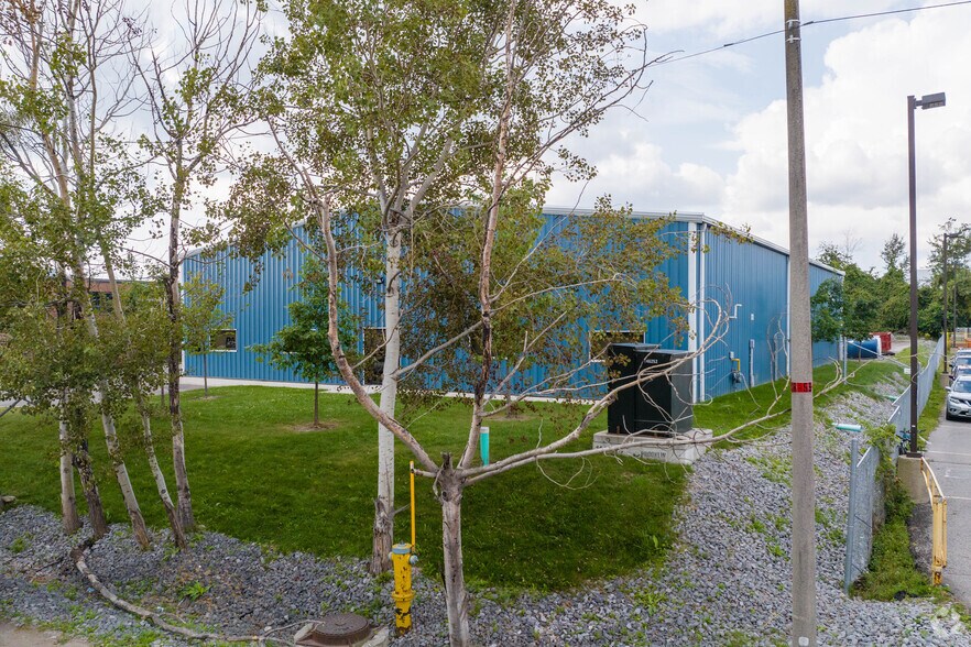 More Photos Of 30 Minuk Acres, Toronto Industrial For Sale