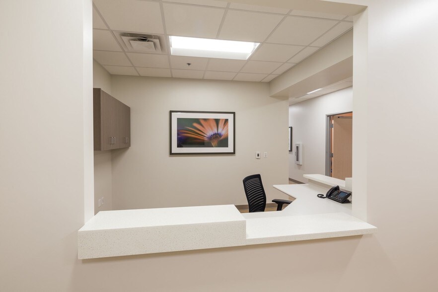 More Photos Of 7330 N 99th Ave, Glendale Office For Sale