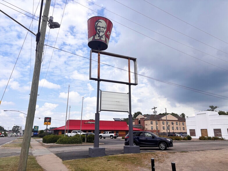 More Photos Of 1295 S 11th St, Niles Fast Food For Lease