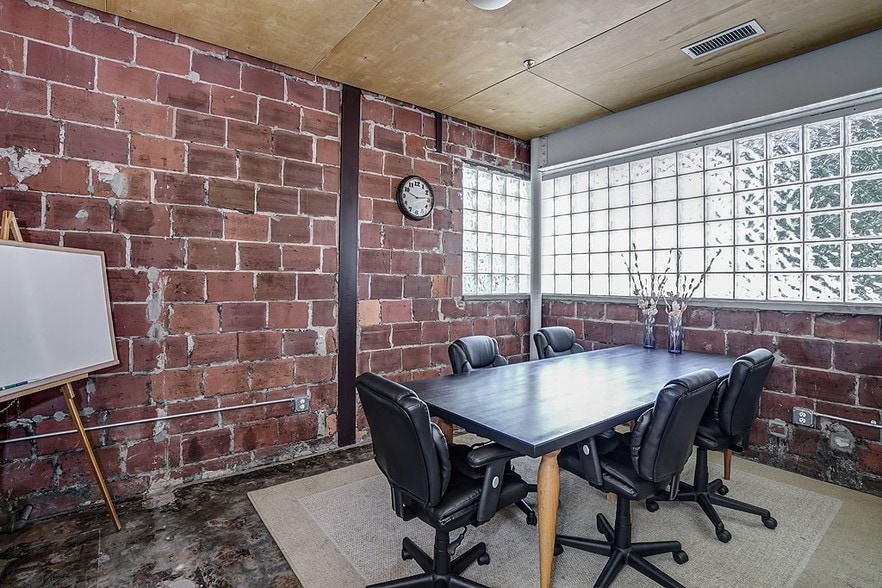 More Photos Of 650 Hamilton Ave SE, Atlanta Unknown For Lease