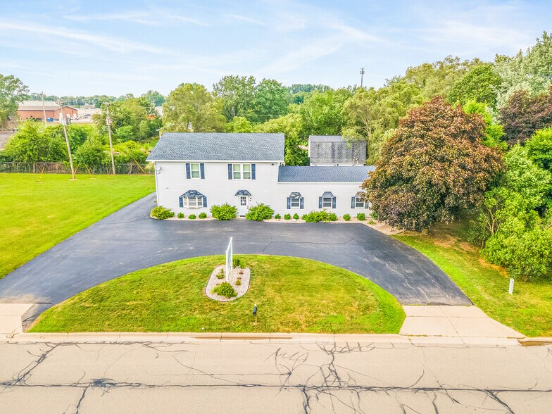 More Photos Of 503 E Russell Rd, Tecumseh Specialty For Sale