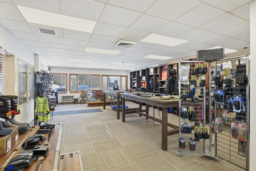 More Photos Of 109 Apremont Way, Westfield Manufacturing For Lease