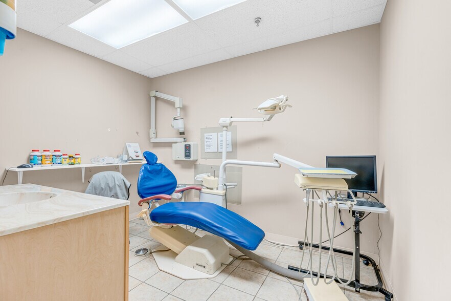 More Photos Of 3 Progress St, Edison Office For Sale