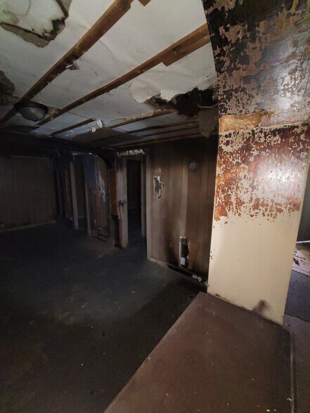 More Photos Of 1823 W 8th St, Muncie Multifamily For Sale