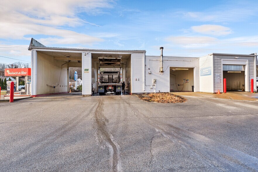 More Photos Of 329 Daniel Webster Hwy, Meredith Carwash For Sale