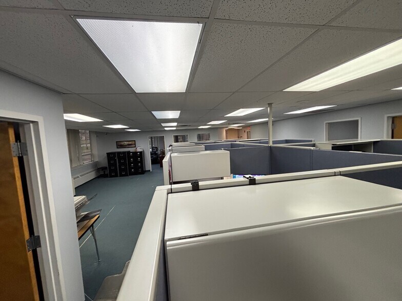More Photos Of 1654 King St, Enfield Office For Lease