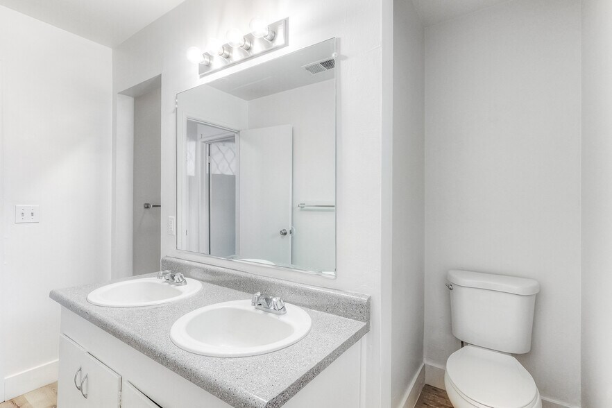 More Photos Of 1445 W 3rd St, Chico Apartments For Sale