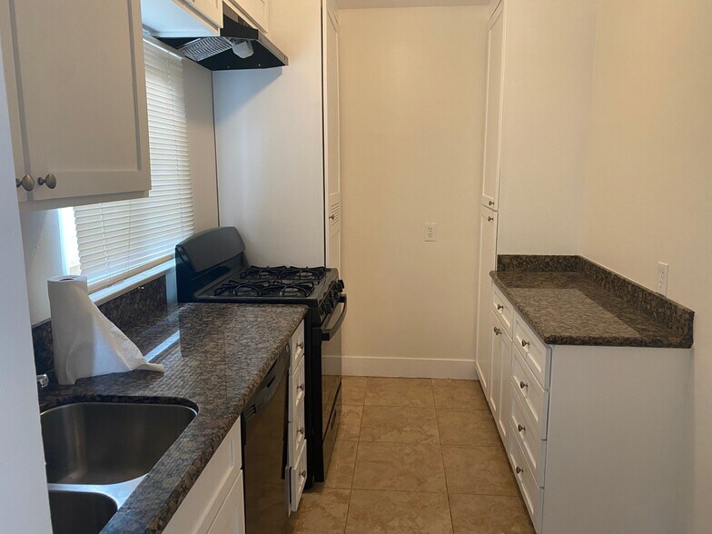 More Photos Of 403 N Harbor Blvd, Anaheim Apartments For Sale