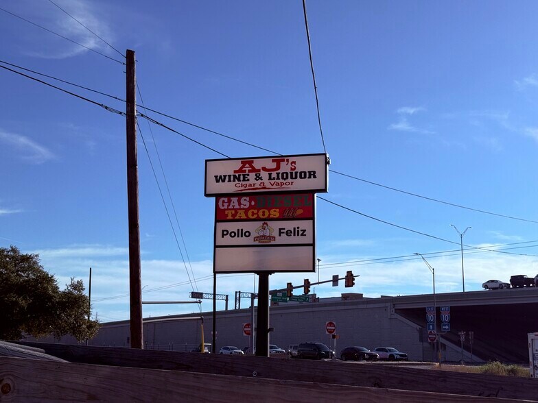 More Photos Of 19805 Shady Ln, San Antonio General Retail For Lease