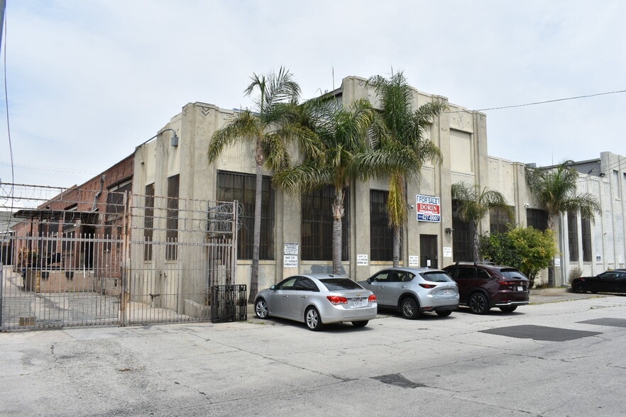 More Photos Of 851 E 60th St, Los Angeles Warehouse For Sale