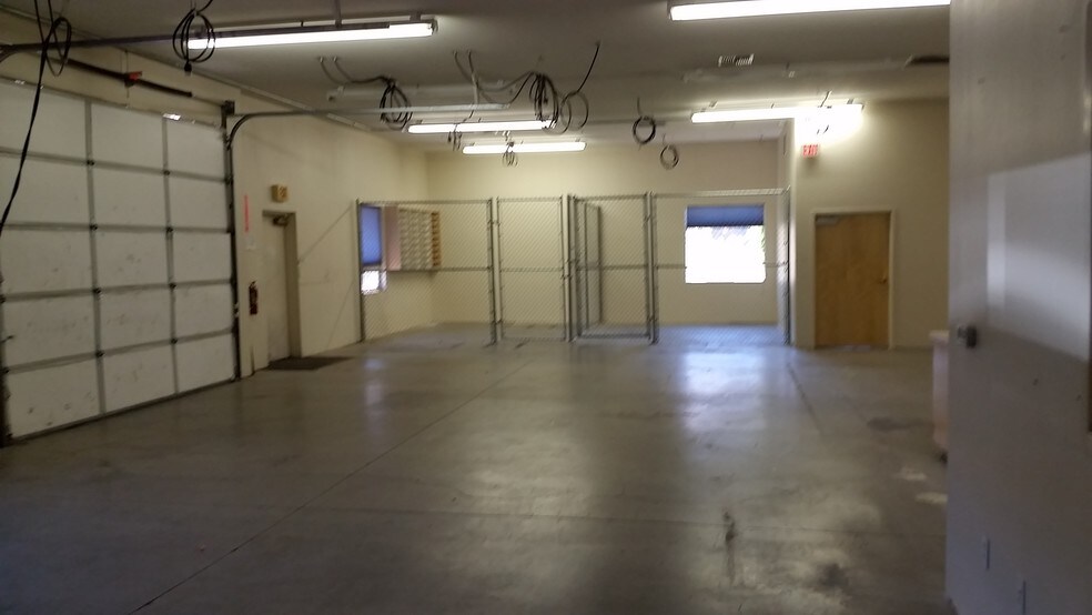 More Photos Of 63820 Clausen Rd, Bend Light Distribution For Sale