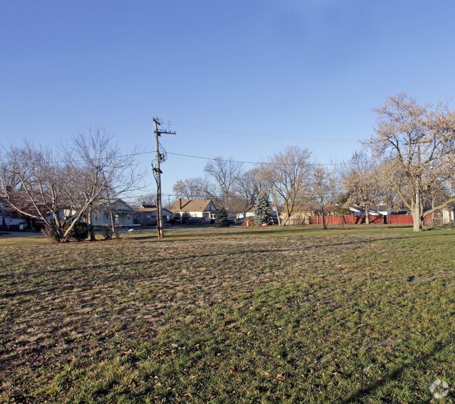 More Photos Of 24101-24125 Jefferson Ave, Saint Clair Shores Land For Sale