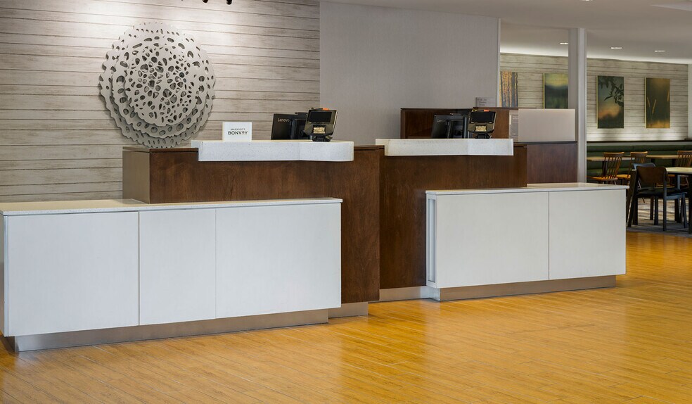 More Photos Of 10495 Crosspoint Blvd, Indianapolis Hotel For Sale