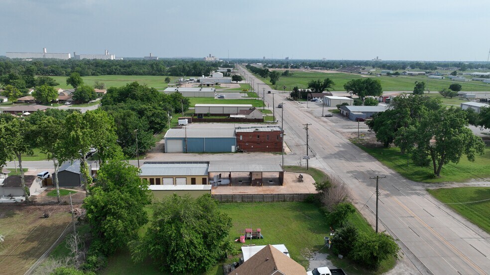 More Photos Of 4301 4th, Enid Self Storage For Sale