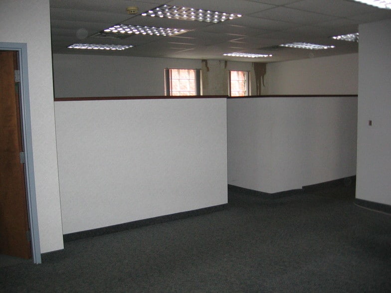 More Photos Of 4209-4221 Pearl Rd, Cleveland General Retail For Lease