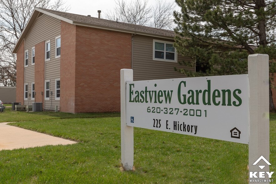 Primary Photo Of 225 E Hickory St, Hesston Apartments For Sale