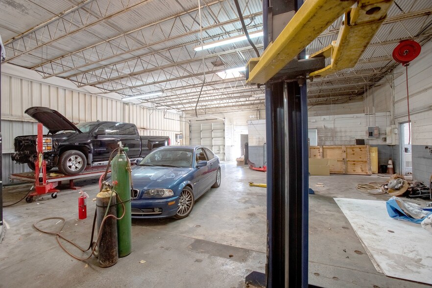 More Photos Of 6239 S Orange Blossom Trl, Orlando Auto Dealership For Sale