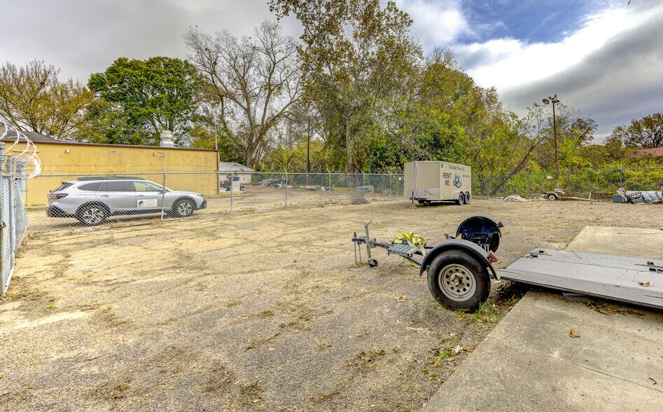 More Photos Of 3412 Washington St, Vicksburg Freestanding For Sale