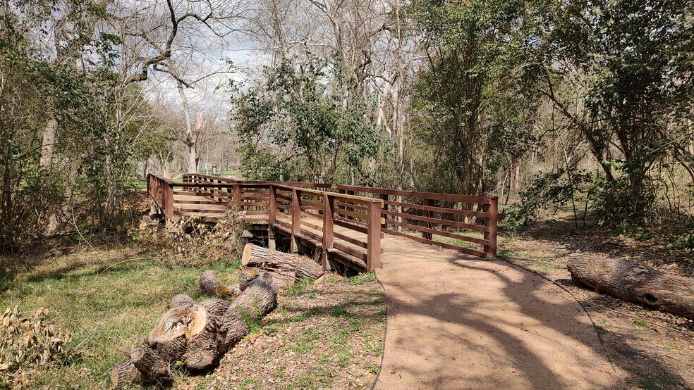 More Photos Of 1703 N Park St, Brenham Land For Sale