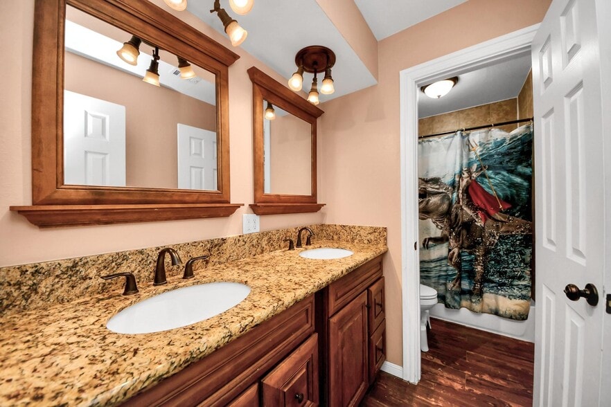 More Photos Of 2534 Garden Rd, Pearland Specialty For Sale