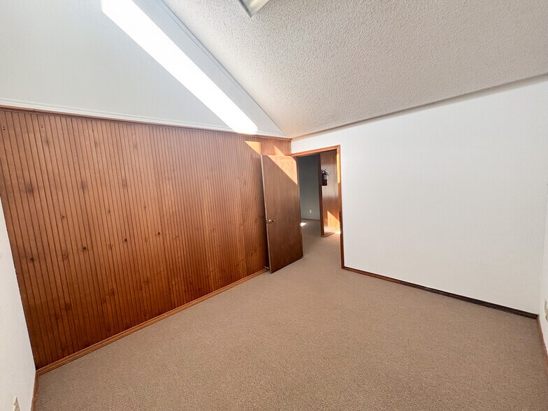 More Photos Of 1340 W Battlefield St, Springfield Office For Lease