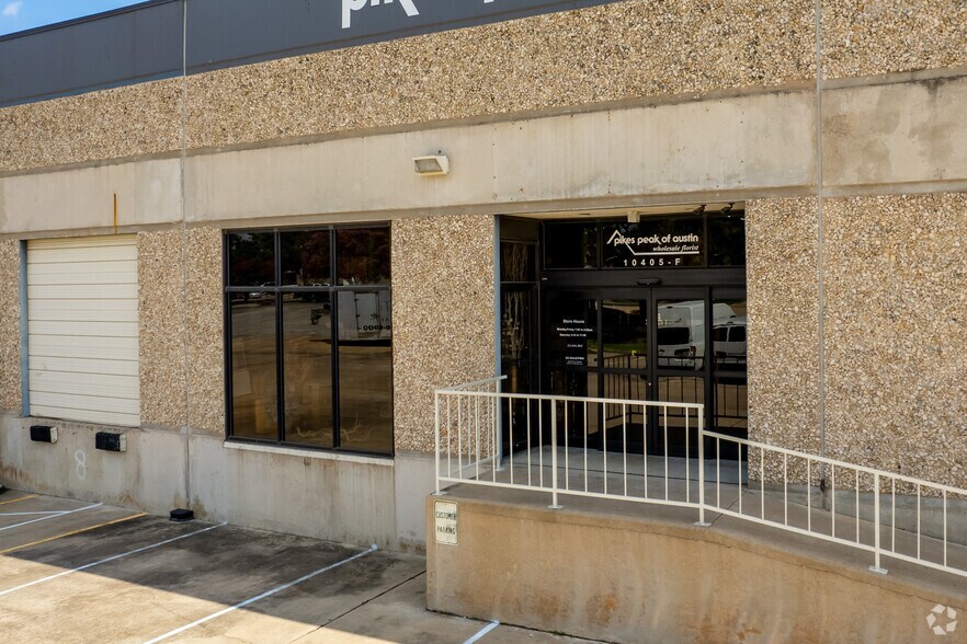 More Photos Of 10405 Metric Blvd, Austin Warehouse For Lease