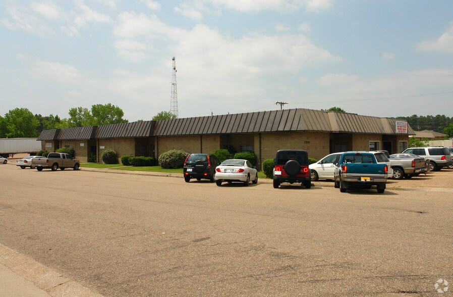 More Photos Of 5339 I-55, Jackson Office For Lease