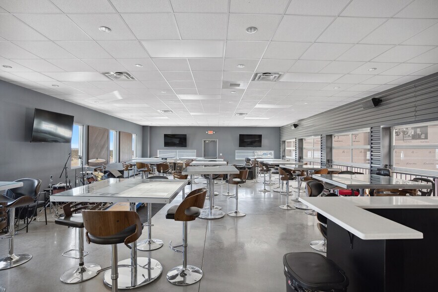 More Photos Of 1381 Darrington Rd, El Paso Industrial For Sale