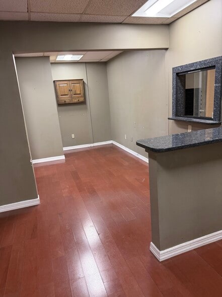 More Photos Of 3715 Main St, Bridgeport Medical For Lease