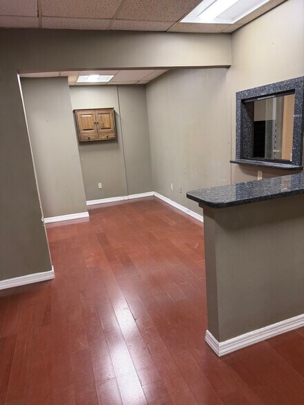 More Photos Of 3715 Main St, Bridgeport Medical For Lease