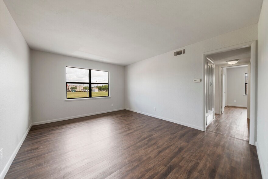 More Photos Of 1108-1114 N Duck St, Stillwater Apartments For Sale