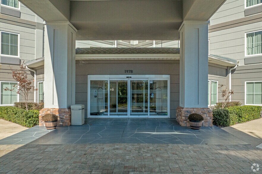 More Photos Of 1978 Village Green Way, Tallahassee Hotel For Sale
