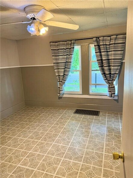 More Photos Of 35 Eaton Ave, Norwich Apartments For Sale