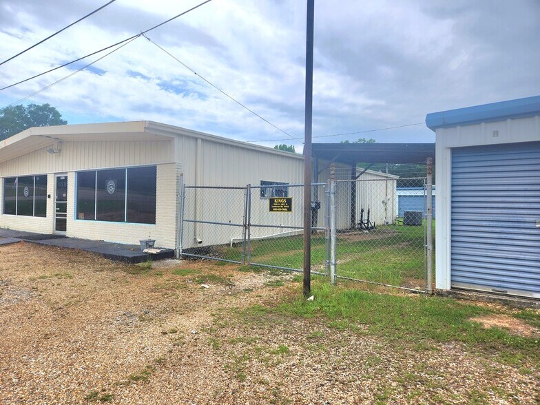 More Photos Of 7829 U S Highway 11, Lumberton Self Storage For Sale