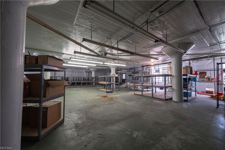 More Photos Of 1439 Sunset Blvd, Steubenville Light Manufacturing For Sale