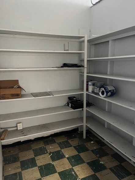 More Photos Of 20495 Van Dyke St, Detroit Flex For Sale