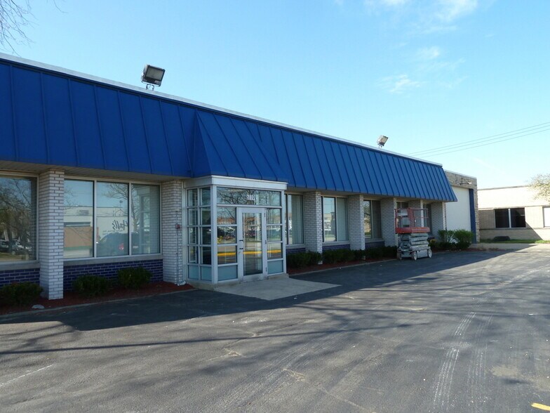 More Photos Of 6119 W Howard St, Niles Warehouse For Sale