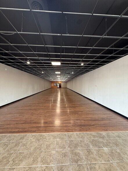 More Photos Of 210 E Main St, Montrose Office For Lease