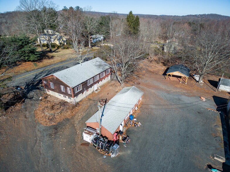 More Photos Of 1709 Kensington Rd, Berlin Specialty For Sale