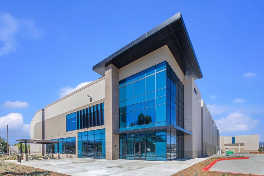 Primary Photo Of 25400 Springbrook Ave, Santa Clarita Unknown For Lease